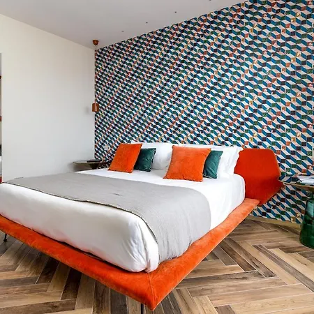 Futura Smart Flat - De Vivo Realty Apartment