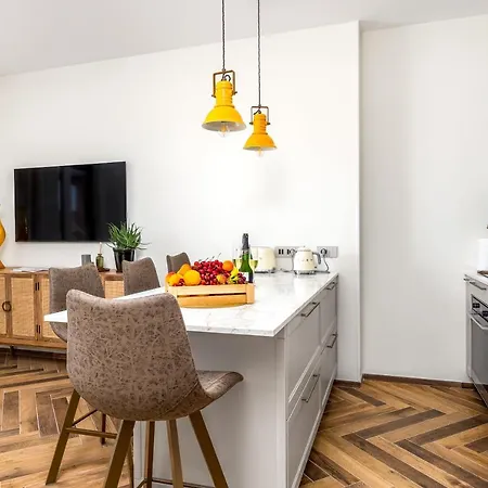 Futura Smart Flat - De Vivo Realty Apartment *