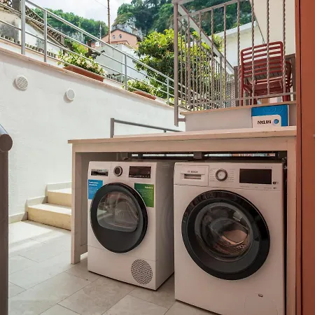 De Vivo Realty - Futura Smart Flat *