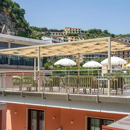 Futura Smart Flat - De Vivo Realty Apartment *