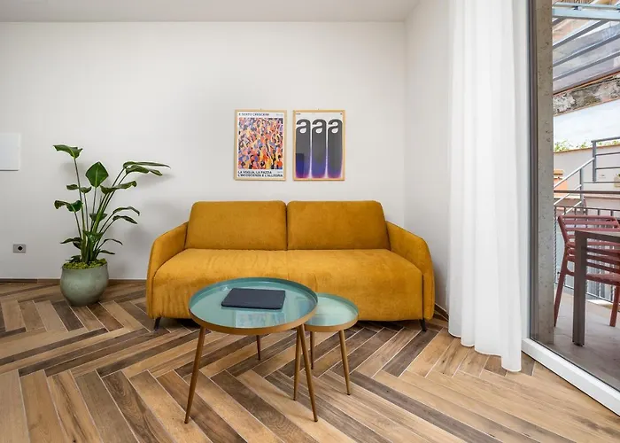Futura Smart Flat - De Vivo Realty Apartment